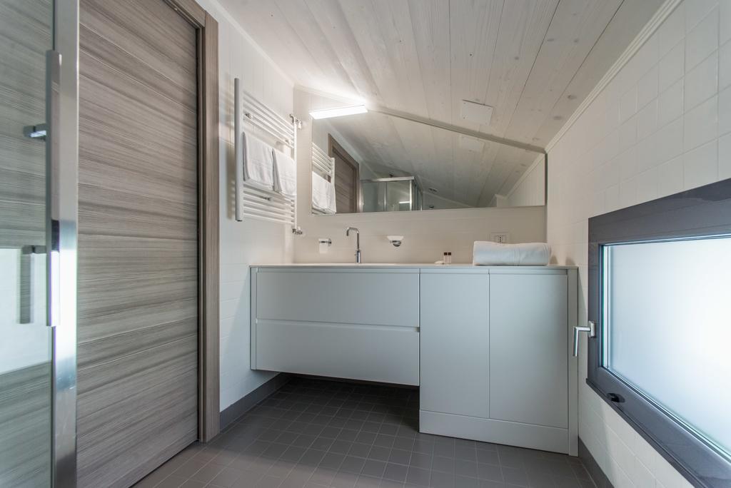 Residenza Decimina Apartment Варена Екстериор снимка