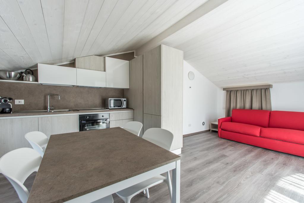 Residenza Decimina Apartment Варена Екстериор снимка